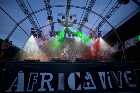 ¡El Afrobeat Festival en Madrid: Un Torbellino de Ritmos y Alegría con Adekunle Gold!